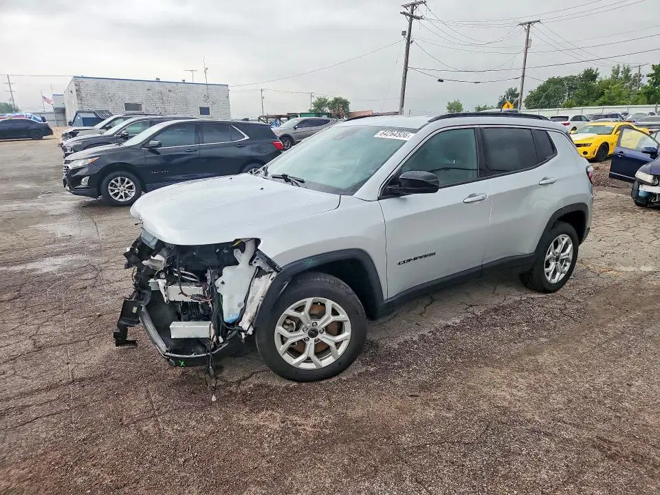 3C4NJDBN6ST515061 — 2025 Jeep Compass, Передняя часть, фото до ремонта