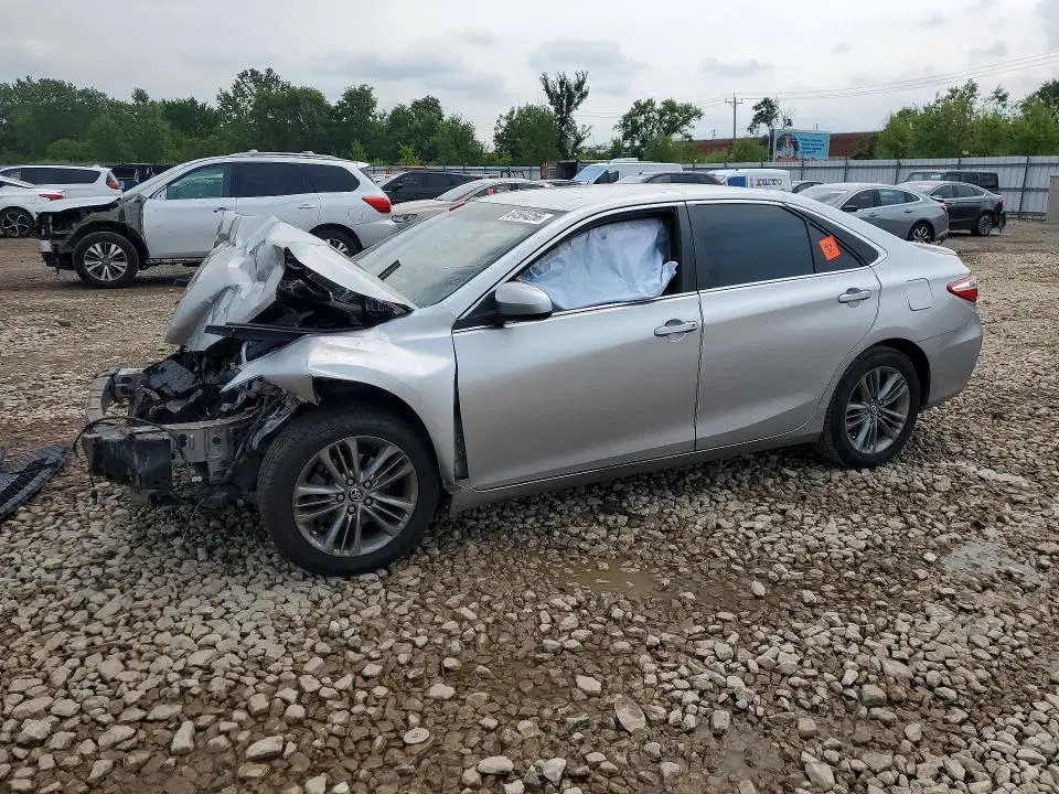 4T1BF1FK3FU970914 — 2015 Toyota Camry, Передняя часть, фото до ремонта