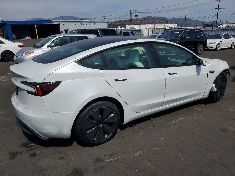 2026 Tesla MODEL 3 VIN 5YJ3E1EA2TF121141 фото 3