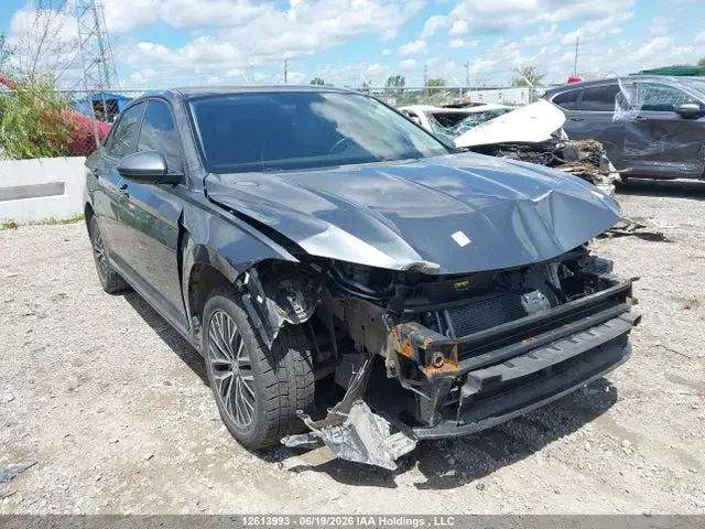 3VWEB7BU1LM076804 — 2020 Volkswagen Jetta Highline, Передняя часть (Front), фото до ремонта