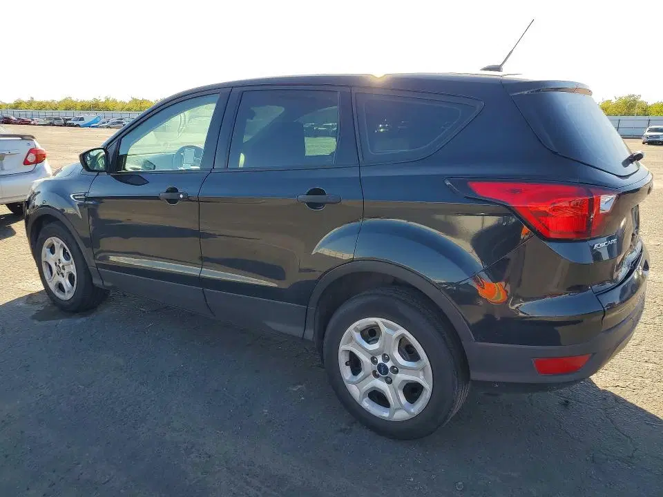 2019 Ford Escape VIN 1FMCU0F70KUB63065 фото 2