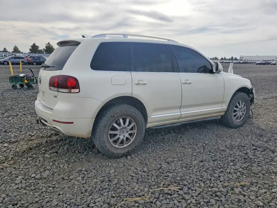 2010 VOLKSWAGEN TOUAREG VIN WVGAK7A93AD003419 фото 3