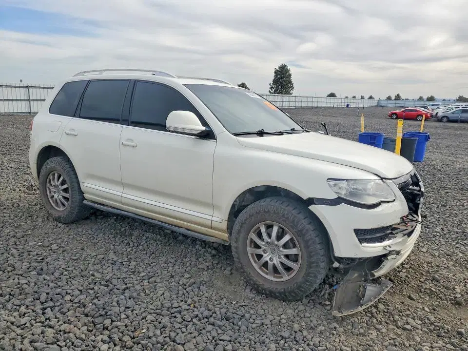 2010 VOLKSWAGEN TOUAREG VIN WVGAK7A93AD003419 фото 4