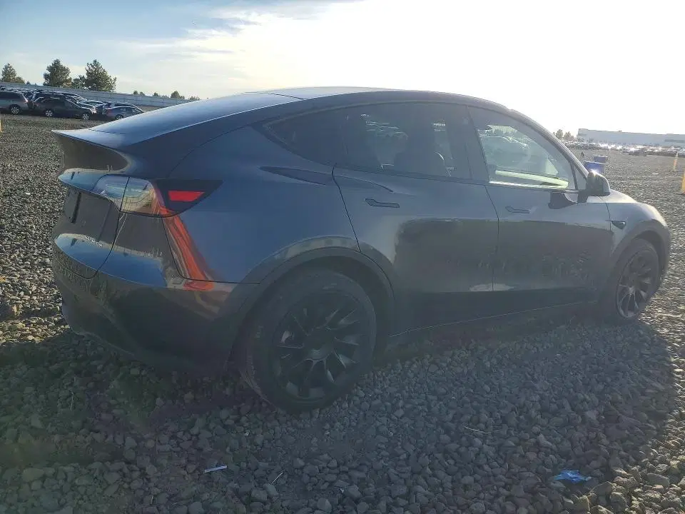 2022 TESLA MODEL Y VIN 7SAYGDEE0NA006075 фото 3