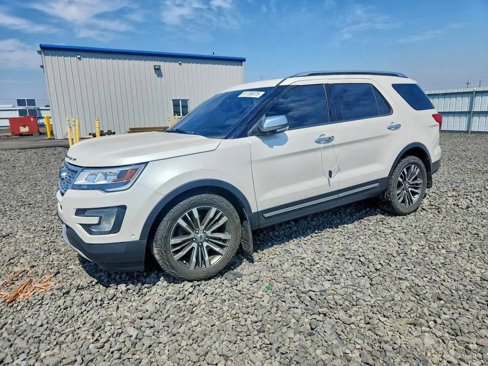1FM5K8HT1HGB73618 — 2017 Ford Explorer, Передняя часть, фото до ремонта