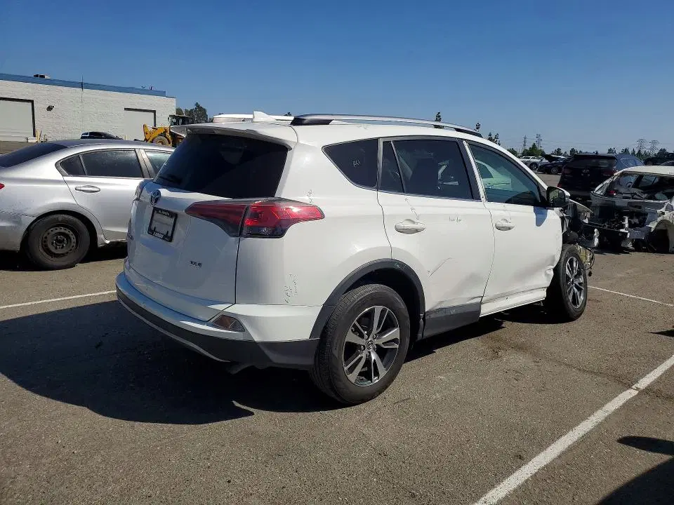 2017 Toyota RAV4 VIN JTMWFREV1HJ102057 фото 3