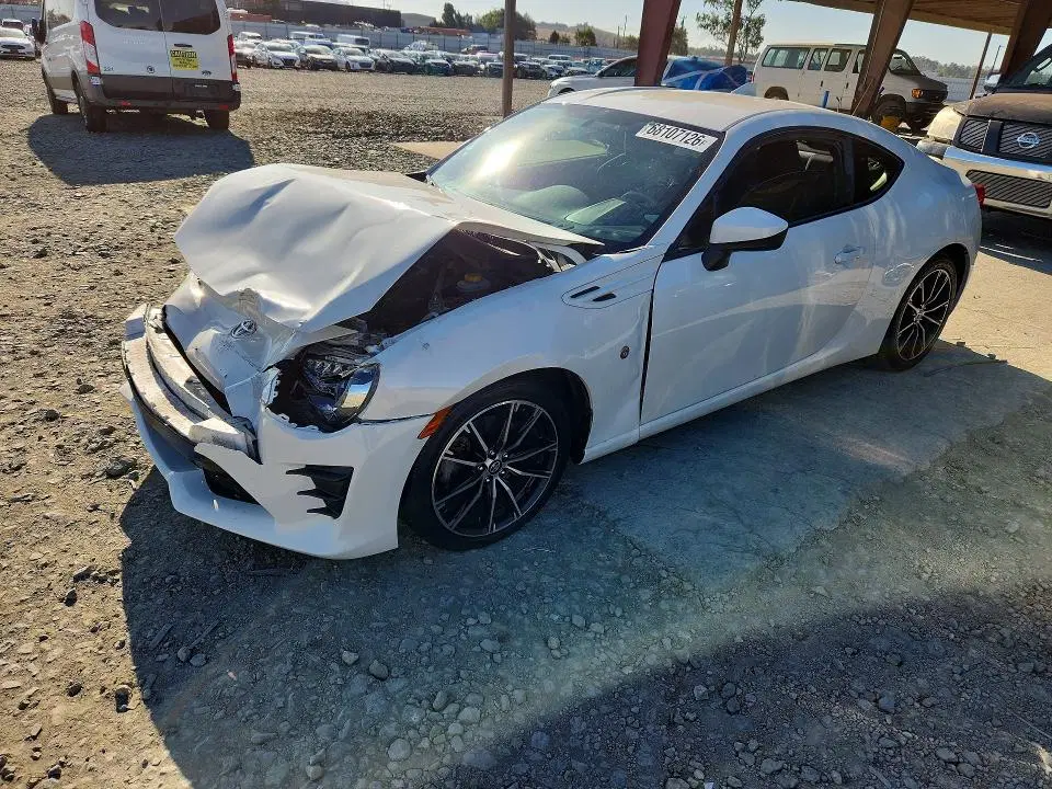 JF1ZNAA14H8711354 — 2017 Toyota 86, Передняя часть (Front End), фото до ремонта