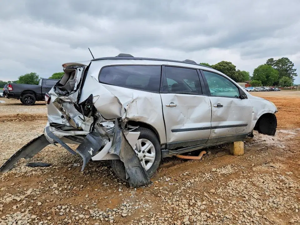 2016 CHEVROLET TRAVERSE VIN 1GNKRFED2GJ321384 фото 3