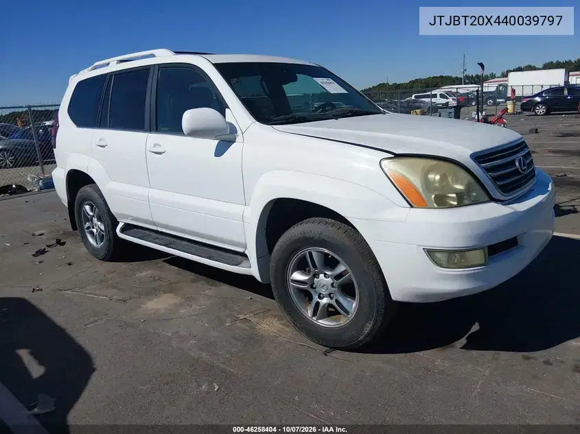 JTJBT20X440039797 — 2004 Lexus GX, подтопление, фото до ремонта