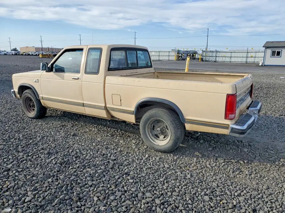 1984 GMC S TRUCK VIN 1GTCS14B8E2517499 фото 2