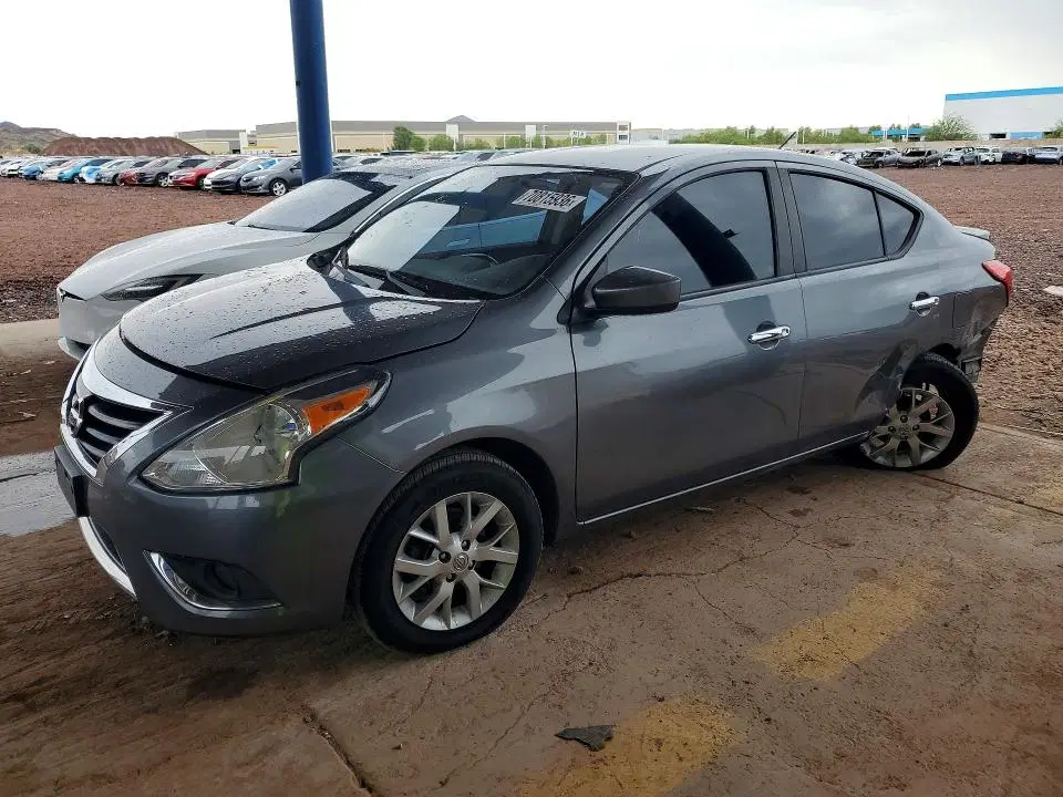 3N1CN7AP0JL879249 — 2018 Nissan Versa, Задняя часть (Rear End), фото до ремонта