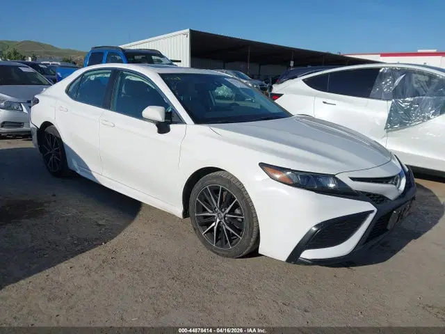 4T1S11BK9MU031980 — 2021 Toyota Camry SE AWD, Передняя часть (Front End), фото до ремонта