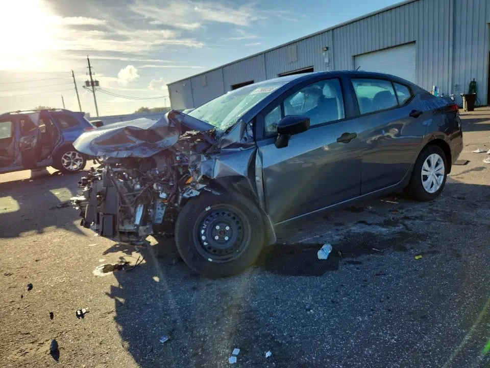 3N1CN8DV0SL868222 — 2025 Nissan Versa, Передняя часть (Front End), фото до ремонта