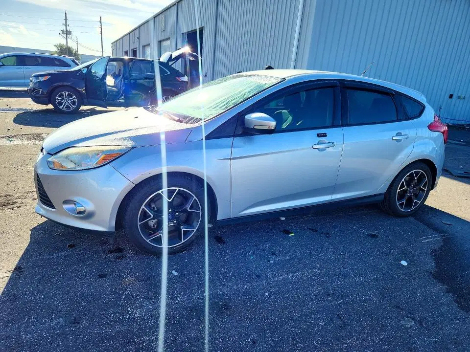 1FADP3K23EL221861 — 2014 Ford Focus, Передняя часть (Front End), фото до ремонта