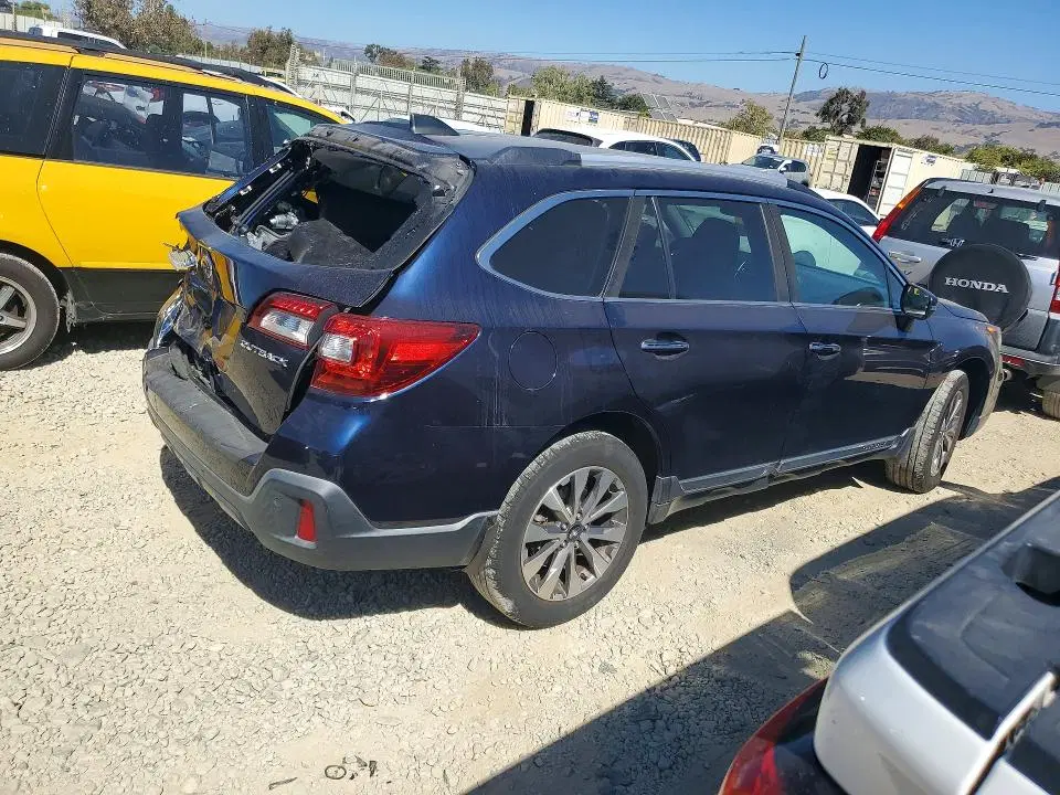 2018 Subaru Outback VIN 4S4BSATC8J3202577 фото 3