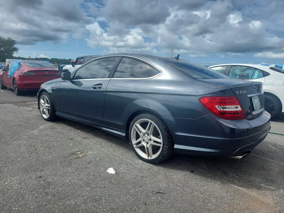 2013 MERCEDES-BENZ C VIN WDDGJ4HB3DG047020 фото 2