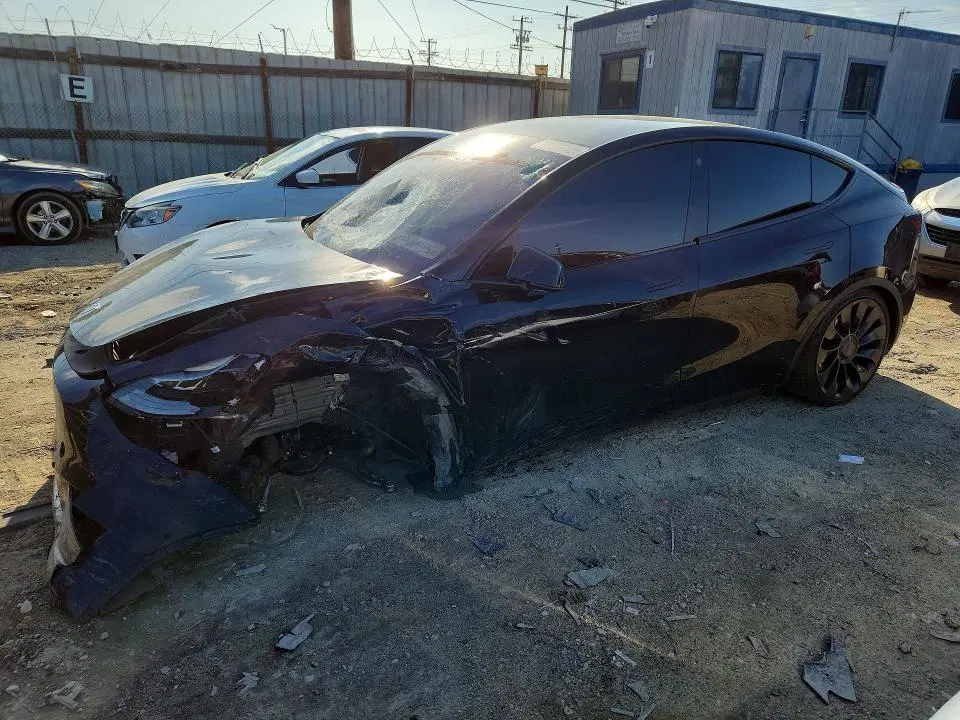 7SAYGDEFXNF338505 — 2022 Tesla Model Y, Передняя часть (Front End), фото до ремонта