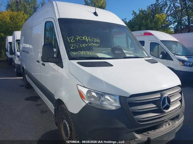 W1Y4KCHYXSP797600 — 2025 Mercedes-Benz Sprinter 2500, Задняя часть (Rear), фото до ремонта