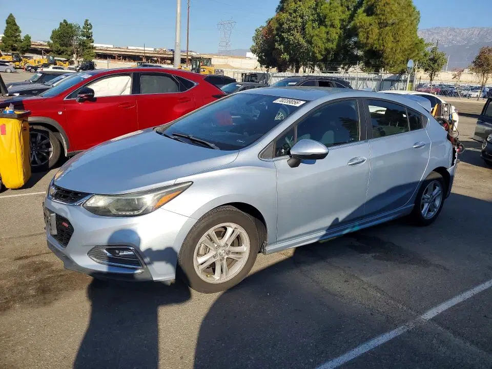 3G1BE6SMXHS584711 — 2017 Chevrolet Cruze, Задняя часть (Rear End), фото до ремонта