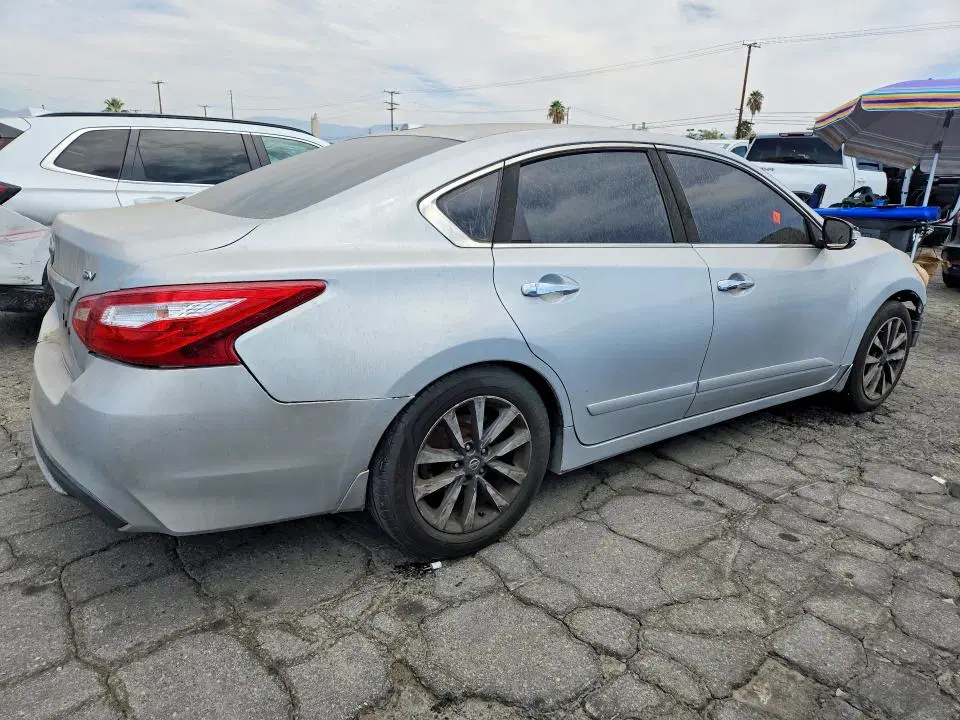 2017 Nissan Altima VIN 1N4AL3AP3HC199909 фото 3