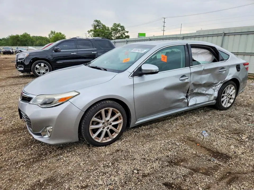 4T1BK1EB0FU186767 — 2015 Toyota Avalon, Боковая часть, фото до ремонта