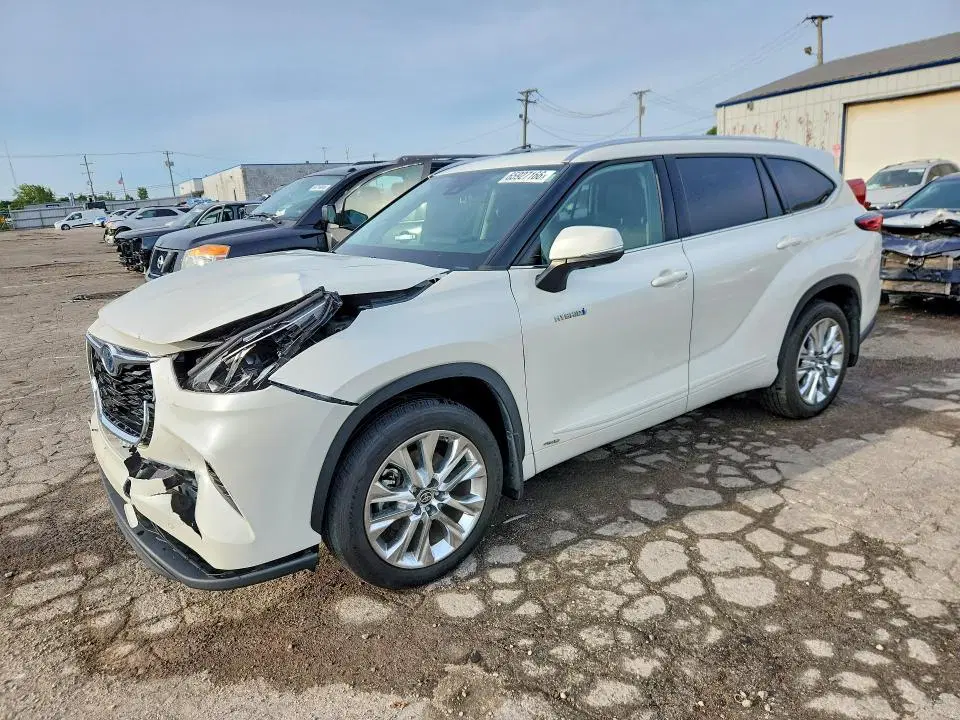 5TDXBRCH4MS521241 — 2021 Toyota Highlander Hybrid, Передняя часть, фото до ремонта