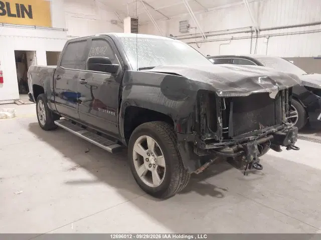 3GCUKREC8JG194373 — 2018 Chevrolet Silverado K1500 LT, Передняя часть, фото до ремонта