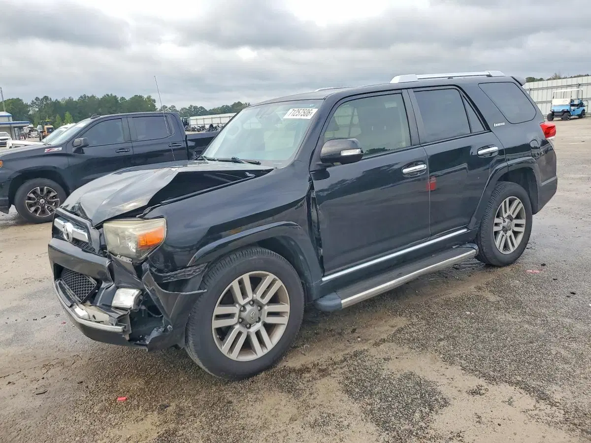 JTEZU5JR7D5051876 — 2013 Toyota 4RUNNER, Передняя часть, фото до ремонта