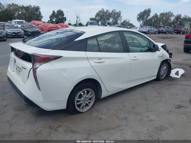 2016 Toyota Prius Two VIN JTDKBRFUXG3002901 фото 4