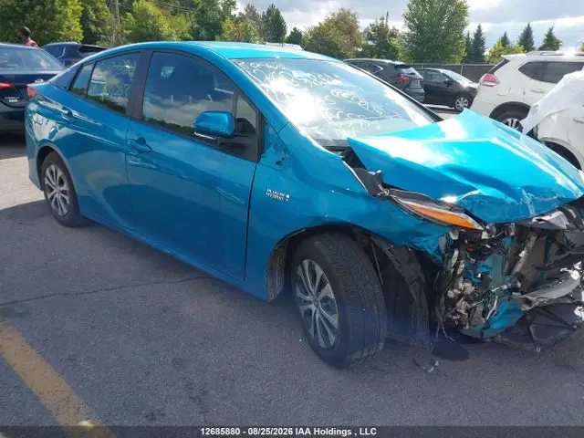JTDKAMFP0M3165553 — 2021 Toyota Prius Prime, Передняя часть (Front), фото до ремонта