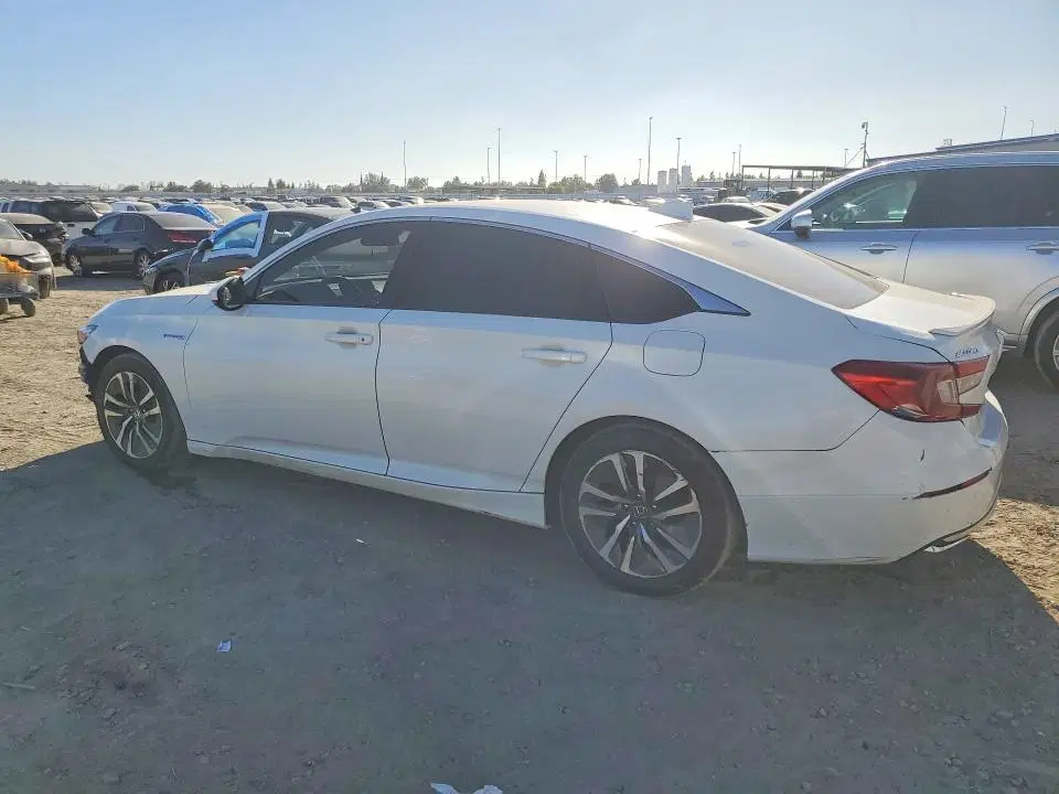 2018 Honda Accord VIN 1HGCV3F14JA010415 фото 2