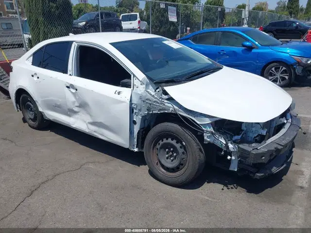 JTDB4MEE0T3034208 — 2026 Toyota Corolla LE, Передняя часть (Front & Rear), фото до ремонта