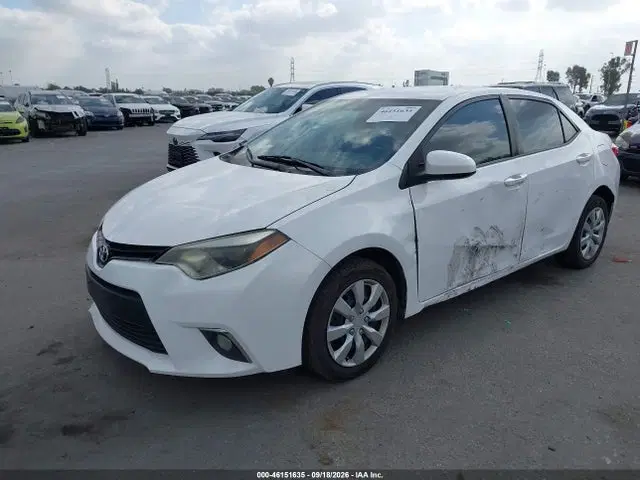 2015 Toyota COROLLA LE VIN 5YFBURHE7FP235964 фото 2