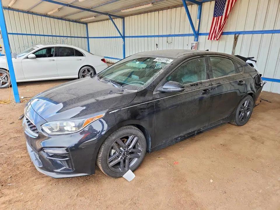 3KPF34AD7ME310847 — 2021 Kia Forte, задняя часть, фото до ремонта