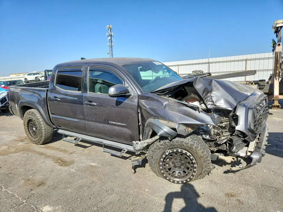2018 Toyota Tacoma VIN 3TMCZ5AN7JM152432 фото 4