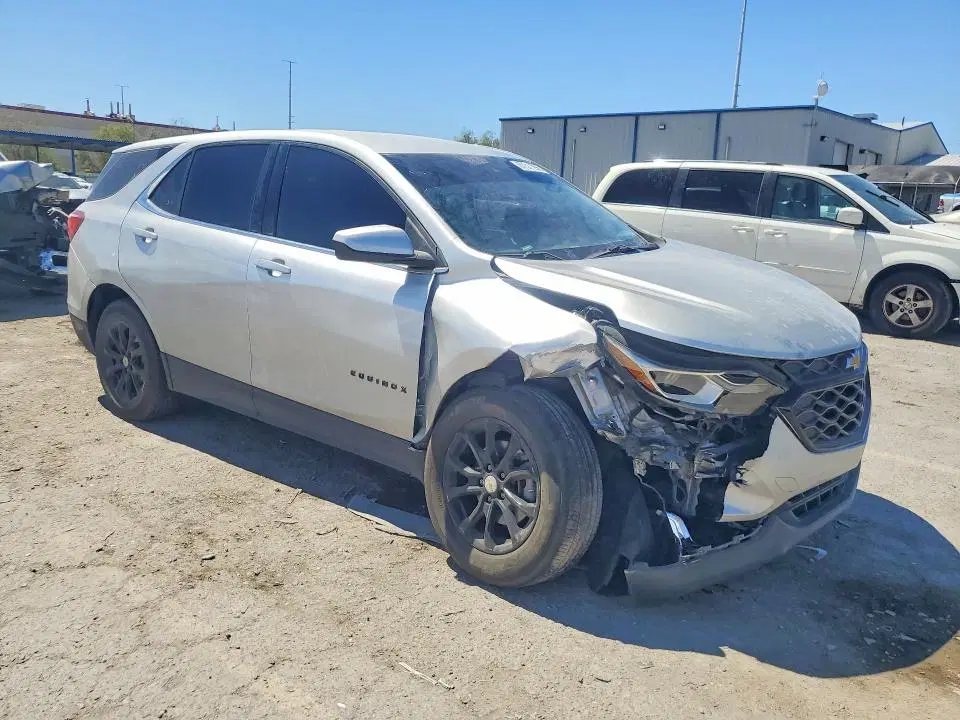 2020 Chevrolet Equinox VIN 2GNAXKEV1L6220346 фото 4