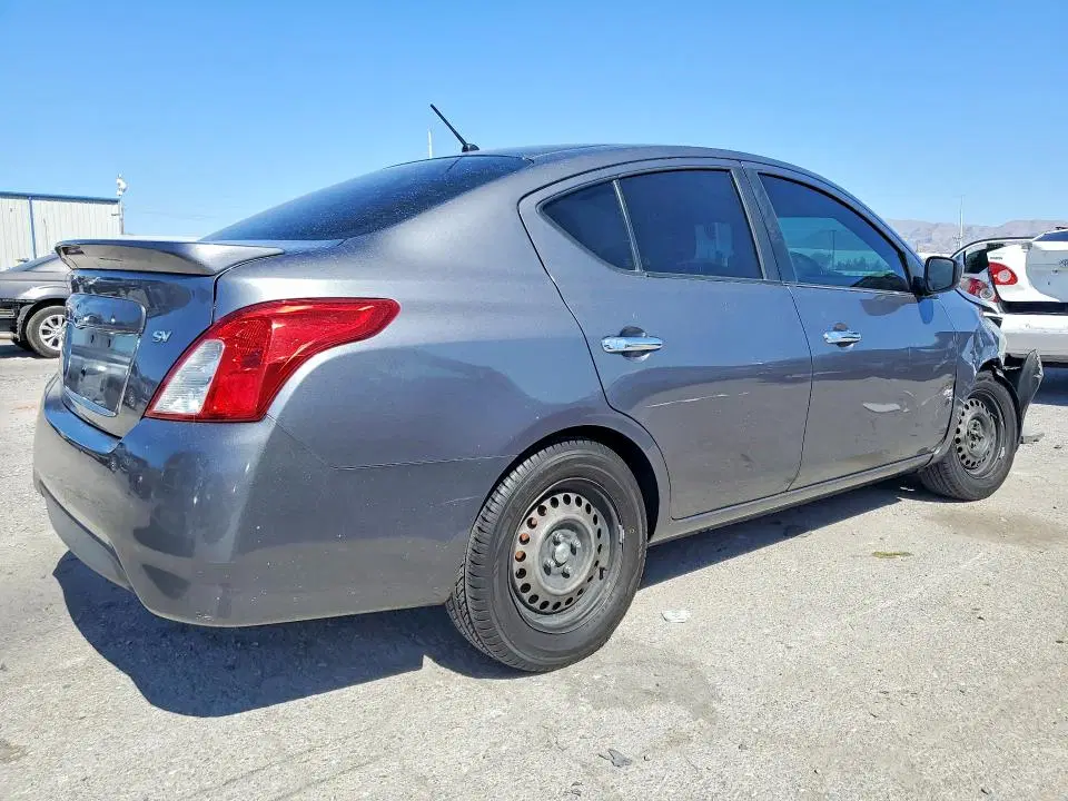 2018 Nissan Versa VIN 3N1CN7AP1JL851606 фото 3