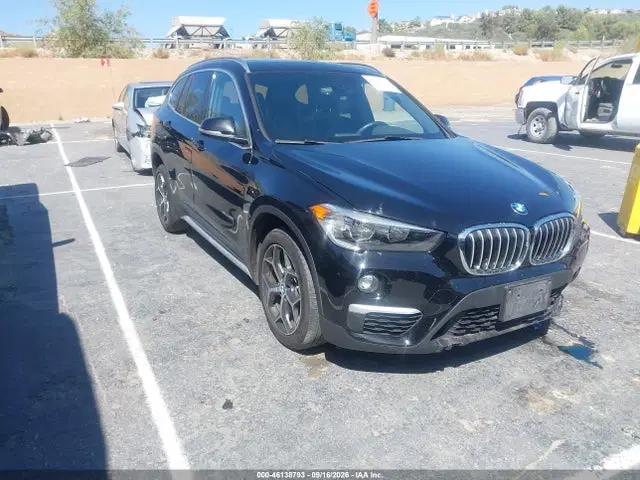 WBXHU7C31J5H41922 — 2018 BMW X1 SDRIVE28I, Передняя часть слева (Left Front), фото до ремонта