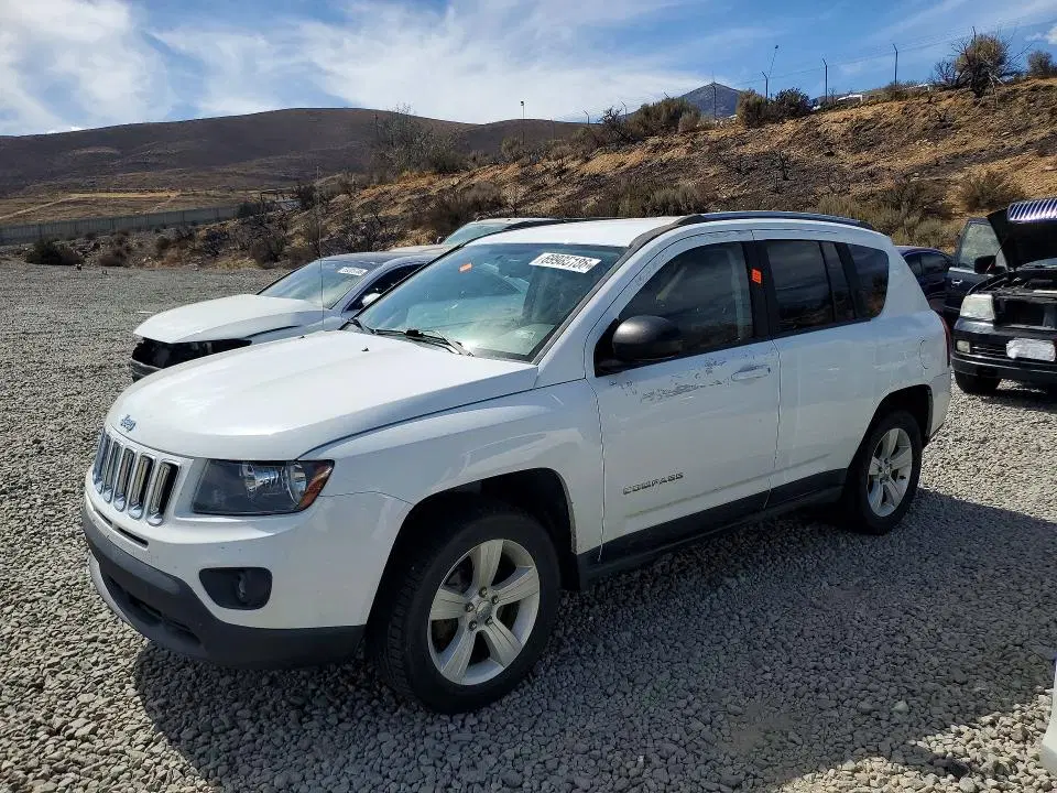1C4NJCBA1GD743795 — 2016 Jeep Compass, Мелкие вмятины и царапины (Minor Dent/Scratches), фото до ремонта