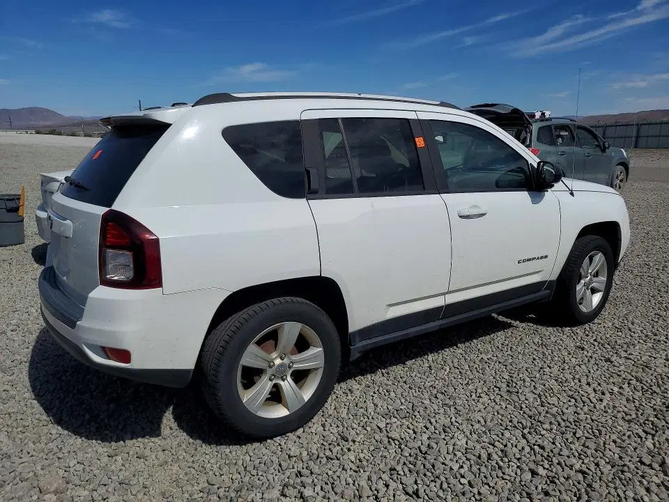 2016 Jeep Compass VIN 1C4NJCBA1GD743795 фото 3