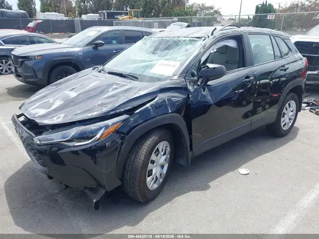 2024 Toyota Corolla Cross L VIN 7MUAAABG9RV109770 фото 2