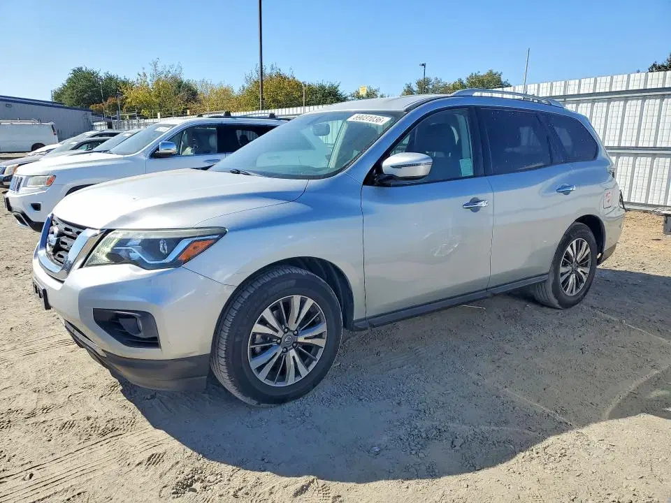 5N1DR2MN0JC608198 — 2018 Nissan Pathfinder, Задняя часть (Rear End), фото до ремонта