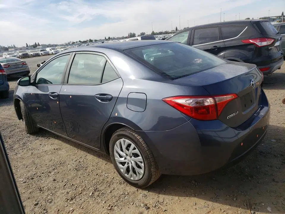 2017 Toyota Corolla VIN 5YFBURHE3HP723215 фото 2