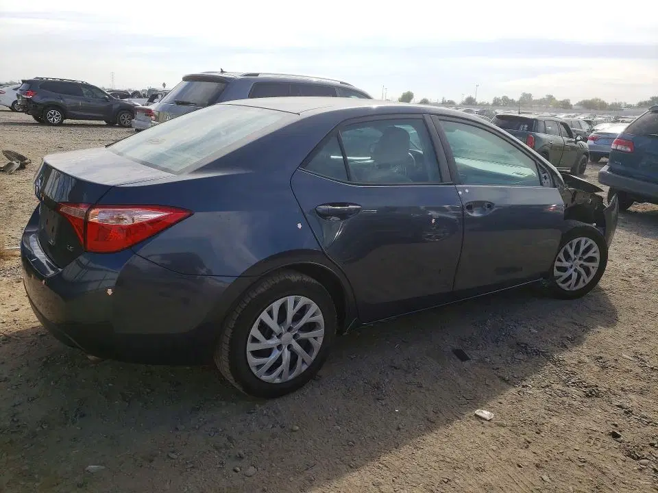 2017 Toyota Corolla VIN 5YFBURHE3HP723215 фото 3