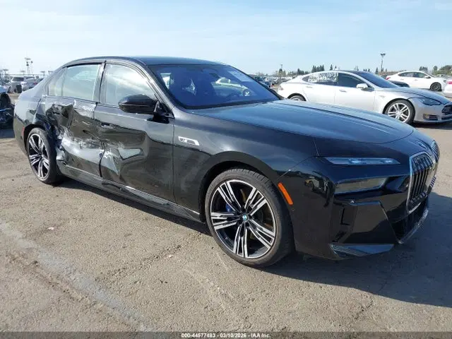 WBY83EH00RCP70463 — 2024 BMW I7 M70, Правый бок (Right Side), фото до ремонта