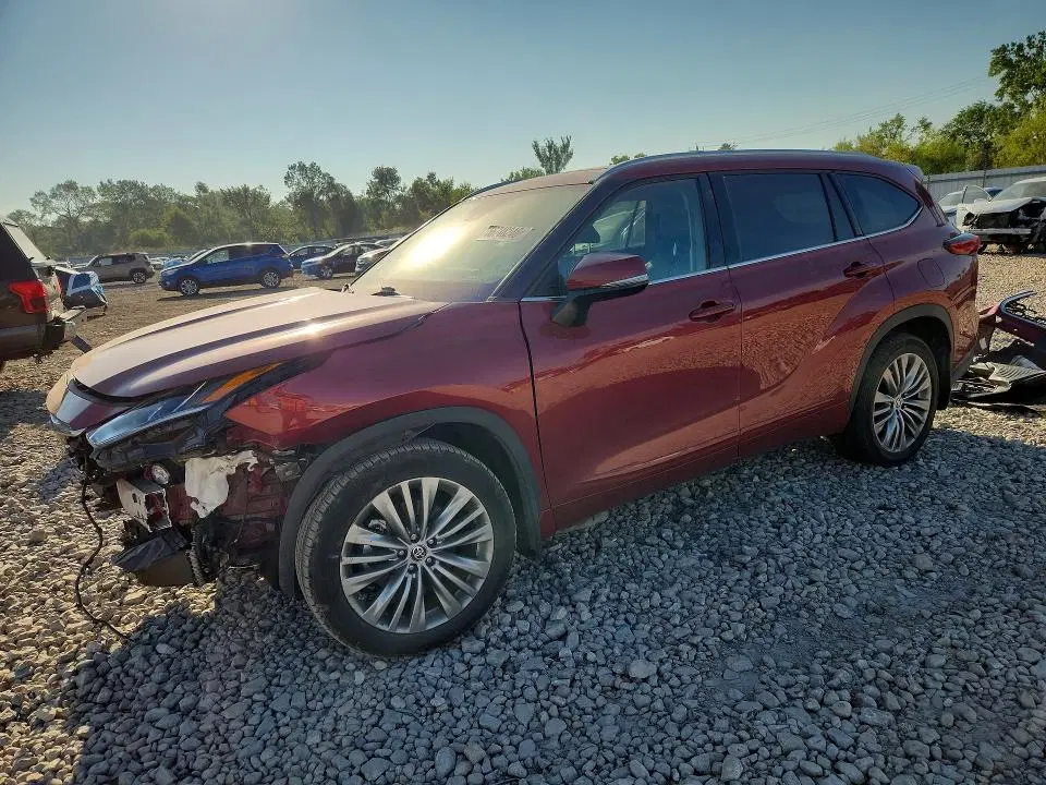 5TDFZRBH0MS112792 — 2021 Toyota Highlander, Передняя часть, фото до ремонта