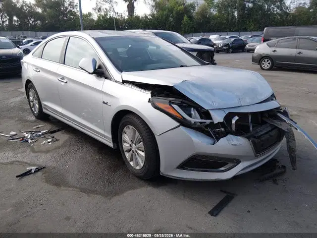 KMHE24L17GA010987 — 2016 Hyundai Sonata Hybrid SE, Естественный износ (Normal Wear & Tear), фото до ремонта
