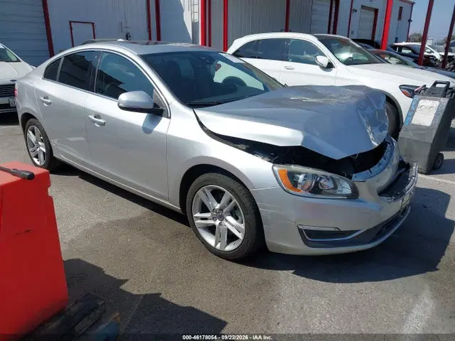 YV140MFK2F1340491 — 2015 Volvo S60 T5 Premier, Передняя часть (Front End), фото до ремонта