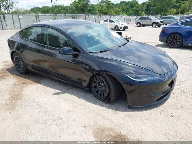 5YJ3E1EA9TF177321 — 2026 Tesla Model 3 Premium Rear-Wheel Drive/Rear-Wheel Drive, Передняя часть справа (Right Front), фото до ремонта