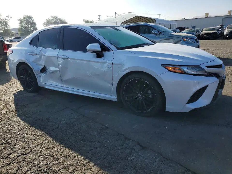2018 Toyota Camry VIN 4T1B61HK4JU141226 фото 4